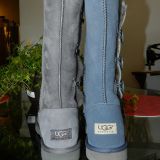 Authentic UGGs on Left (Grey Bailey Triplet Button

FAKE UGGs on Right
(Blue (what they call Grey), shorter, poor stitching, fake label)