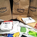 Frozen gel packs and insulated, absorbent wraps keep frozen foods frozen with Amazon Fresh.