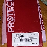 Crushed box because of inadequate packing.