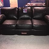 https://www.houzz.com/product/44509357-new-york-rangers-black-leather-classic-sofa-transitional-sofas?m_refid=PLA_HZ_44509357&device=c&nw=g&gclid=EAIaIQobChMIjsb8lYPF2wIVTr7ACh35HgSLEAQYASABEgI4SfD_BwE